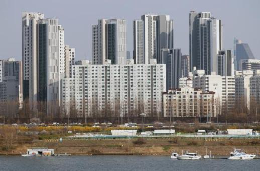 [토허제 확대 재지정 그후] 전문가들 "토허제 집값 안정 효과 일시적...선호지역 집값 오를 것"
