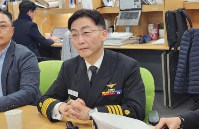 문과X들·탈조선 발언 이국종, 軍에 사과…미안하다