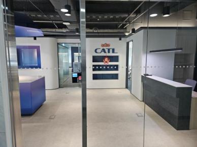 中 CATL 한국 상륙…K-배터리, LFP로 맞불