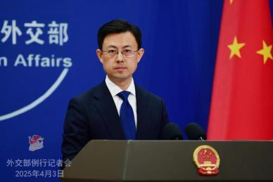 中 美의원·관리 등 제재키로...美 홍콩 고위인사 제재에 보복