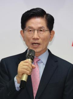 김문수 "성별 구분 없이 군 가산점 부여·여군 30%까지 확대"