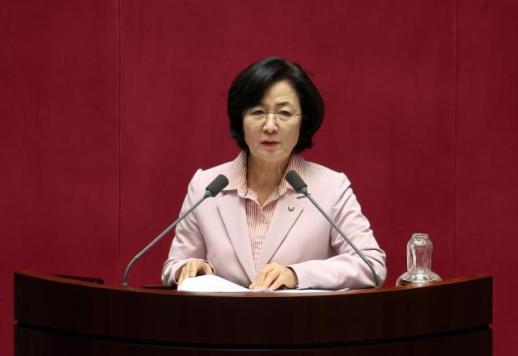 추미애 "국민의힘 대선은 바퀴벌레 정치판" 맹공
