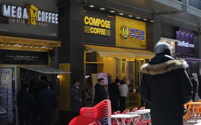 韩国连锁行业"无休"运营成常态 个体工商户经营压力持续加剧