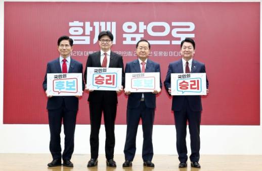 맞수 토론 전부터 신경전…홍준표 "만만한 상대" vs 안철수 "내가 할 말"