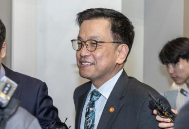 최상목 지속가능한 다자무역체제 모색해야…폴란드와 협력 강화 논의