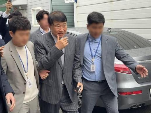 한컴 김상철 회장, 96억 암호화폐 비자금 혐의 불구속 기소
