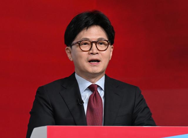 지난 20일 서울 강서구 ASSA아트홀에서 열린 국민의힘 제21대 대통령 후보자 1차 경선 조별 토론회에서 B조 한동훈 후보가 발언하고 있다 사진연합뉴스