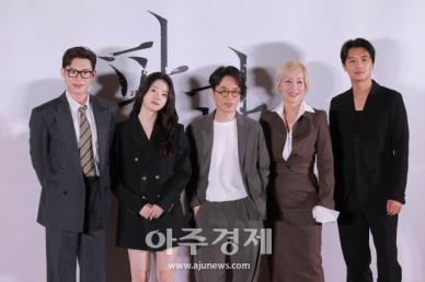 [종합] 왜 불가능 해? 60대 킬러 이혜영의 누아르…파과, 봄 극장가 불씨 지필까