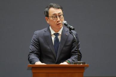 고개 숙인 유영상 SKT 대표 보안 강화에 모든 역량 총동원(종합)