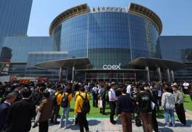 Over 1,200 people evacuated as fire engulfs COEX in southern Seoul