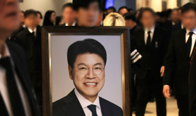 경찰 故 장제원 성폭력 사건, 피해자에 사실관계 전달 검토 중