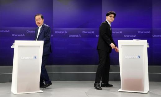 尹 파면 대국민 사과 제안에…홍준표 "대선 후보되면"·김문수 "복잡한 문제"