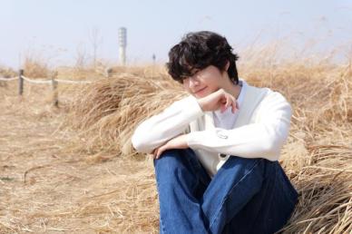 데뷔 2000일 기념 이진혁, D-XXXX 발매…팬들 위한 세레나데
