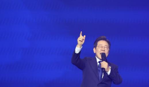 이재명, 국내 반도체에 최대 10% 세액공제…"1등 반도체 국가 만들 것"