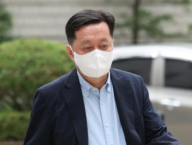 정진상, 대장동 재판 증인 출석…증언 거부 일관