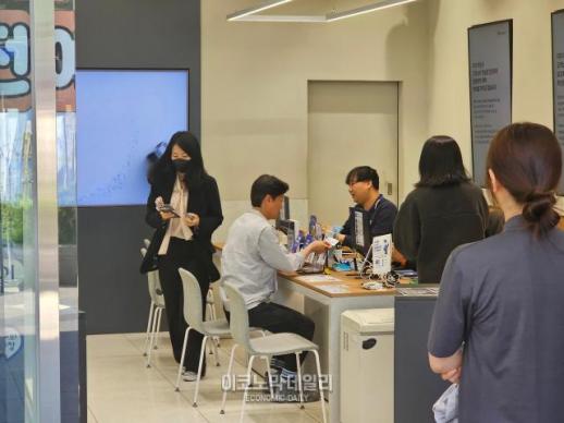 SKT 해킹 여파 확산… 네이버·카카오도 임직원에 유심 교체 권고
