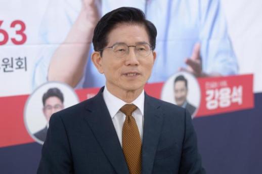김문수, 홍준표 탈당 만류 "은퇴할 때 아냐...마지막 싸움 남아"