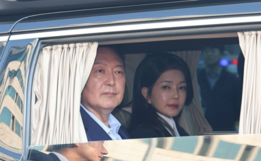 건진법사 의혹수사 검찰, 尹부부 사저 아크로비스타 압수수색