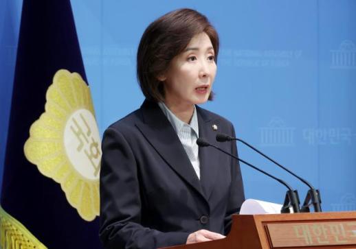 나경원, 김문수 지지 선언하며 "빅텐트 만들 후보, 김문수가 적임자"
