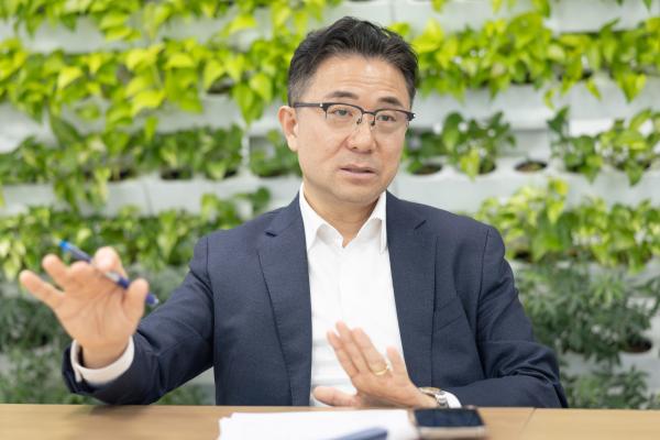 주용태 서울시 경제실장은 지난 15일 아주경제와 인터뷰에서 “AI인공지능 산업 육성을 본격화함에 따라 ‘테스트베드 서울 실증’ 사업의 AI 관련 과제 비중을 50까지 늘려 혁신기업들의 실증 기회를 확대할 계획”이라고 밝혔다 사진유대길 기자 dbeorlf123ajunewscom