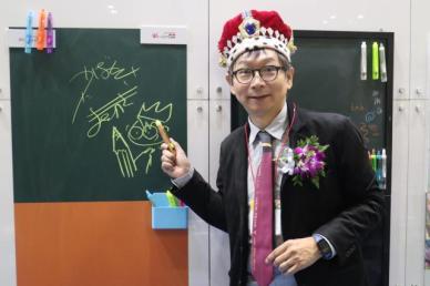 [김호이의 사람들②] 문구왕 타카바타케 마사유키 문방구는 생각의 놀이터 — 문구왕이 말하는 삶과 기록, 그리고 애정