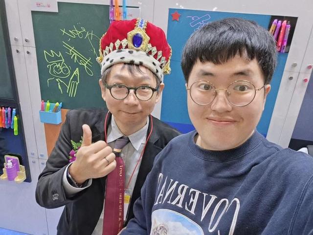 문구왕 타카바타케 마사유키와 사진 김호이 기자