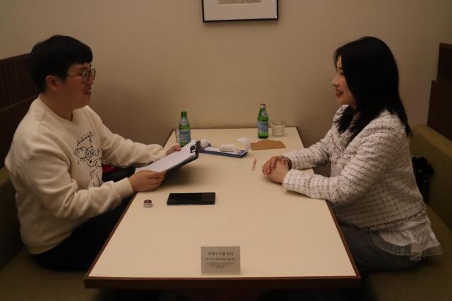 인터뷰 장면 사진 김호이 기자