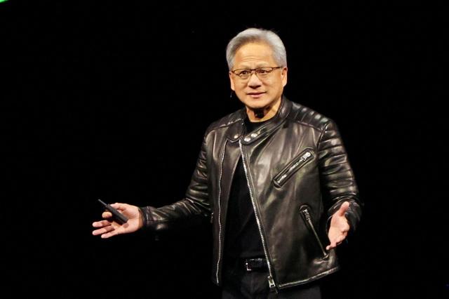 中 AI 굴기 젠슨 황도 인정…美에 뒤처지지 않아
