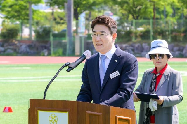 제13회 순천시장배 그라운드골프대회에서 노관규 시장이 대회사를 하고 있다 사진순천시