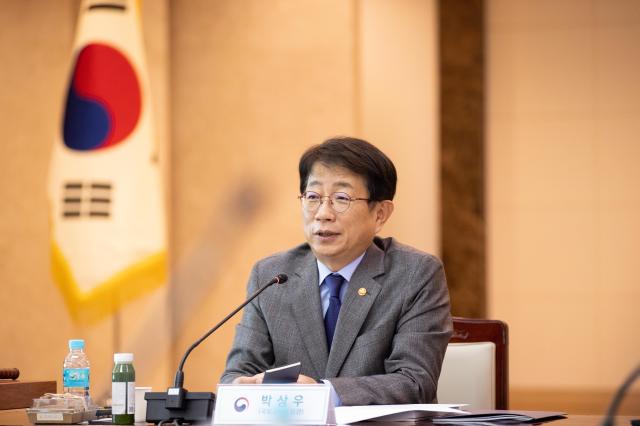 2일 오전 서울정부청사에서 열린 공간정보위원회에서 박상우 국토부 장관이 발언하고 있다 사진국토교통부