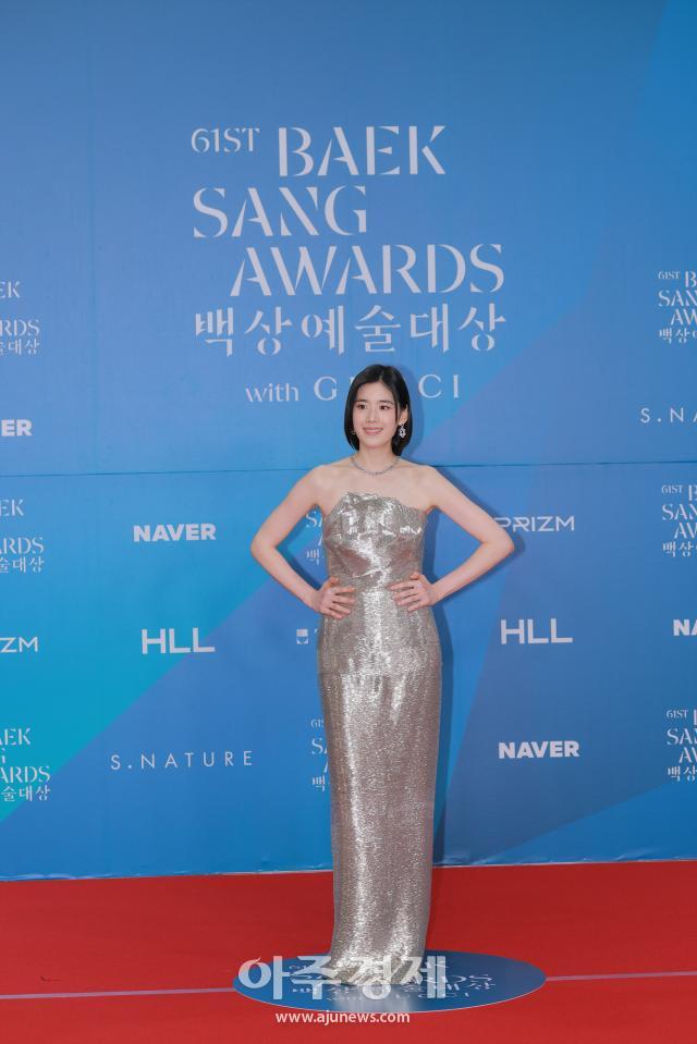 [포토] 백상예술대상 레드카펫 밟는 정은채