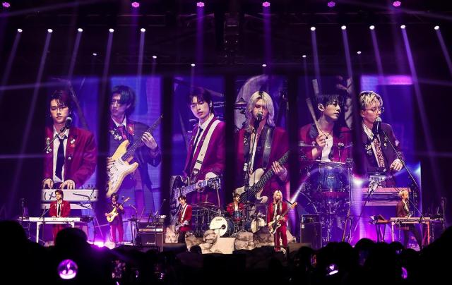 엑스디너리 히어로즈 뷰티풀 마인드 사진JYP엔터테인먼트
