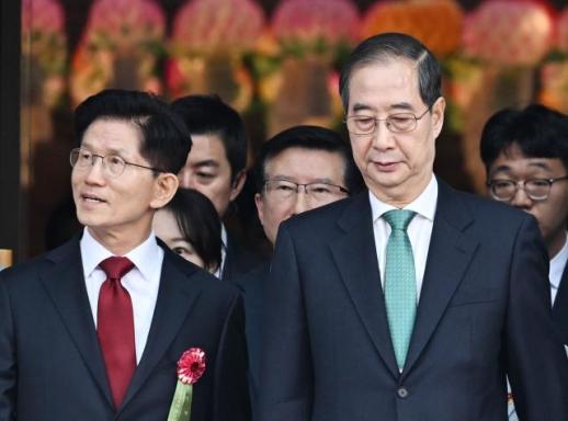 김문수 "당이 공식 대선후보로 인정 안해"...김-한 단일화 잡음 커져