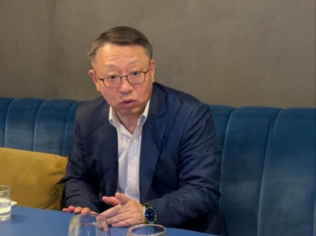4일 오후현지시간 이탈리아 밀라노에서 개최된 만찬간담회에서 정진완 우리은행장이 발언하고 있다 사진한국은행
