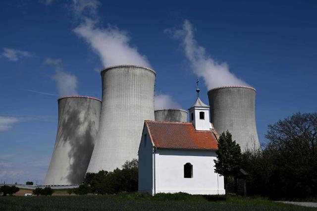 KHNP pledges to comply with Czech court order blocking nuclear deal