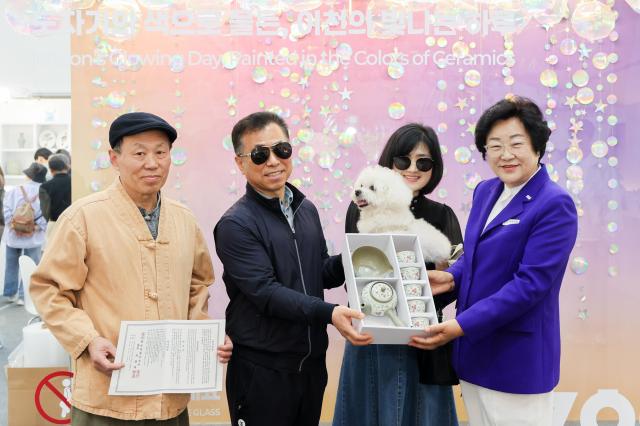 100만 번째 방문객 당첨사진이천시