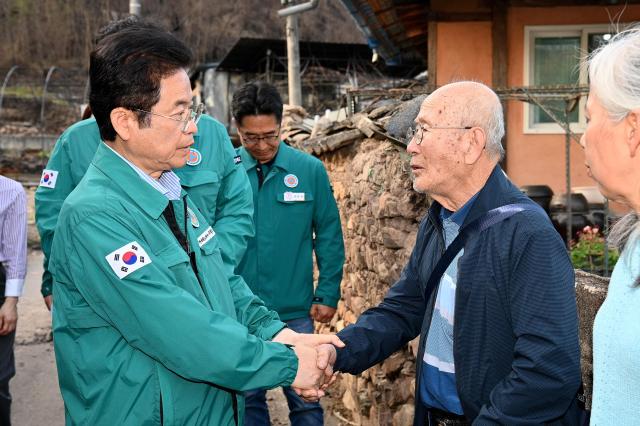 이철우 경북도지사 산불 피해 지역 방문 장면 사진경상북도
