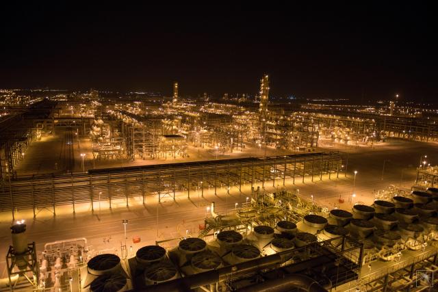 In shift from oil, Saudi Aramco bets on clean energy