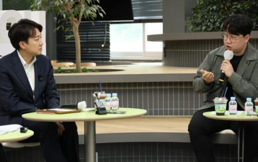 카이스트 찾은 이준석 "이공계 우대"...단일화 불참 거듭 강조