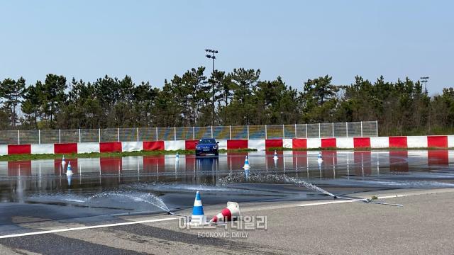최근 인천 중구 영종도에 위치한 BMW 드라이빙 센터에서 i 인덕션 프로그램이 개최됐다사진김지영기자