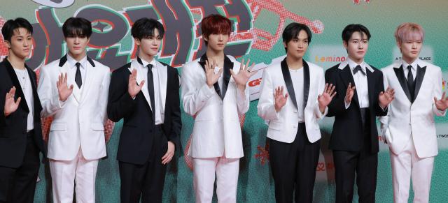 그룹 엔시티 드림NCT DREAM이 2024년 12월 25일 오후 인천 인스파이어 아레나에서 열린 2024 SBS 가요대전 레드카펫 행사에 참석해 포즈를 취하고 있다 사진유대길 기자 dbeorlf123ajunewscom