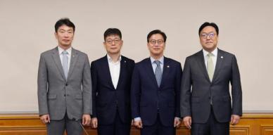 김범석 직무대행 대내외 불확실성 지속…매주 F4 회의 열고 시장 점검