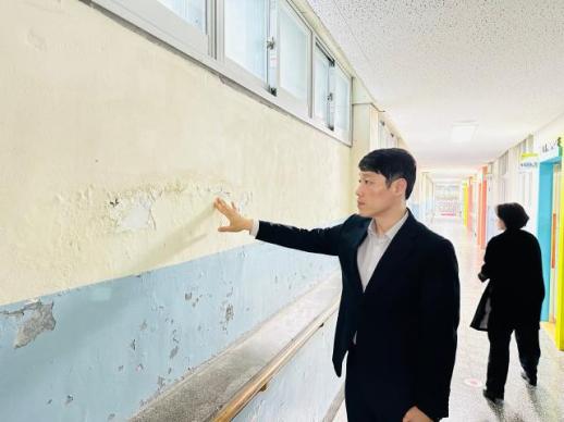 [로컬의정] 이용창 도심 학교 교육환경 개선에 앞장