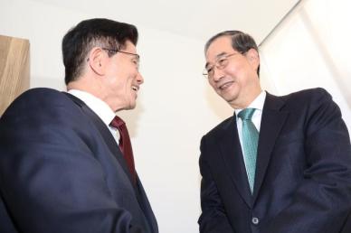 한덕수 "김문수, 단일화 약속 지켜야…아무 대안 안 갖고 와"