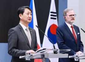 Korea, Czech deepen nuclear, tech ties despite court ruling delaying major deal