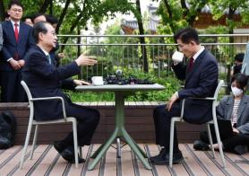 Kim and Han clash over timing, legitimacy in second unification talks