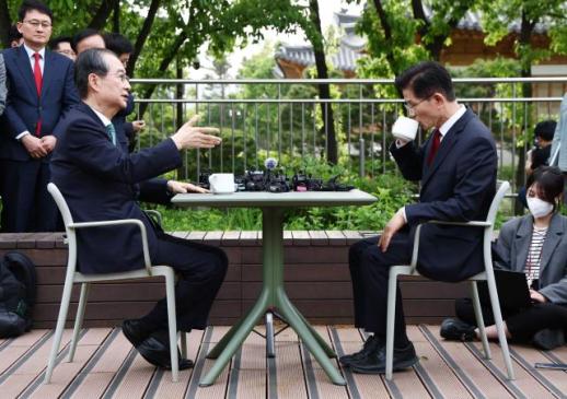 Kim and Han clash over timing, legitimacy in second unification talks