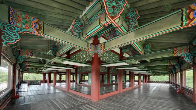 경회루 2층 내부