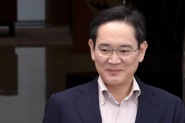 李在鎔会長、湖岩財団に10億ウォンの実名寄付…前比年5倍↑