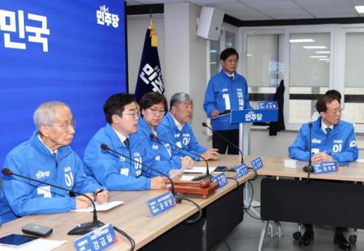 민주, 후보 교체한 국민의힘에 "12·3 내란과 똑같아…자진 해산하라"